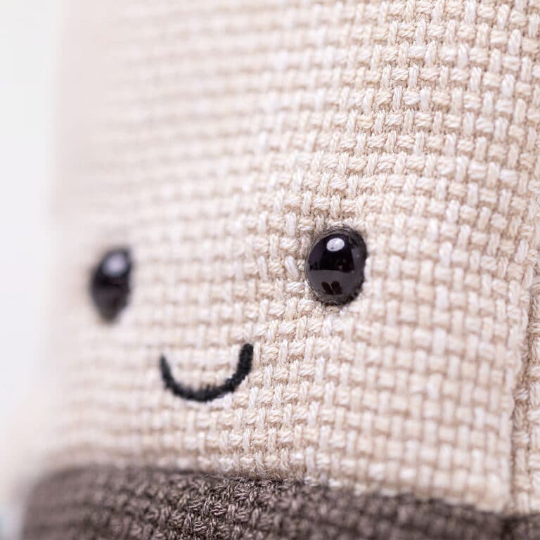 Amuseables Steepy Tea Bag - Jellycat, vue zoom sur les yeux