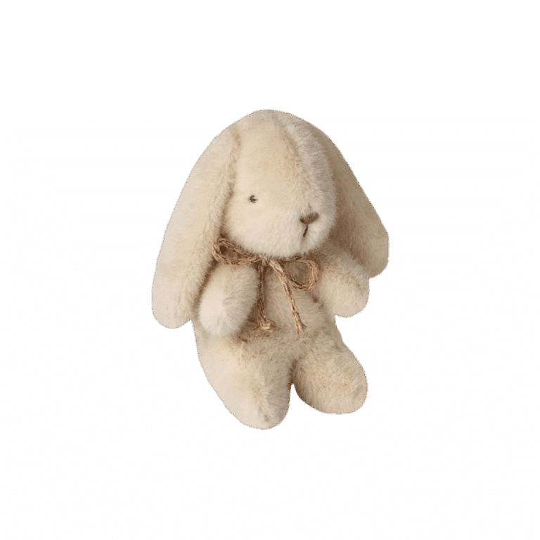 Mini doudou lapin crème - Maileg, vue de face sur fond blanc
