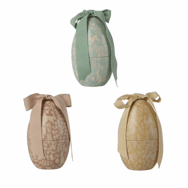 Petit oeuf de pâques en métal avec son noeud - Maileg, vue de face des 3 modèles sur fond blanc