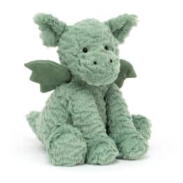 Fuddlewuddle Dragon - Jellycat, vue de biais sur fond blanc