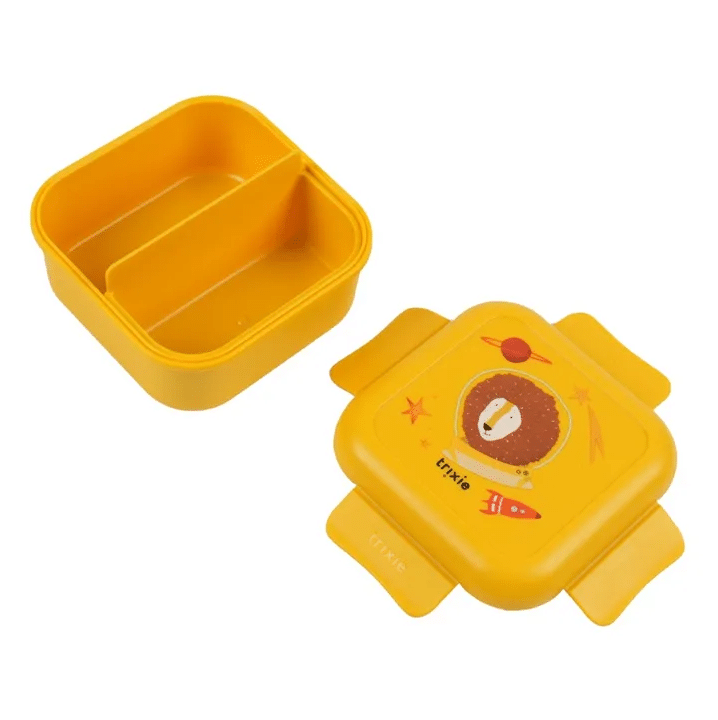 la boîte à goûter Mr Lion Astronaute de Trixie vu de haut avec couvercle et boite ouverte