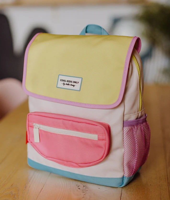 Le sac à dos enfant Mini Sugar Hello Hossy ambiance