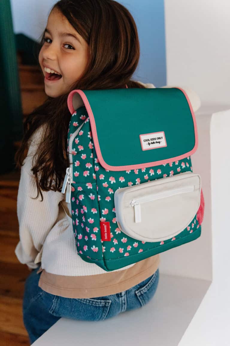 Le sac à dos enfant Garden Joy Hello Hossy ambiance de profil