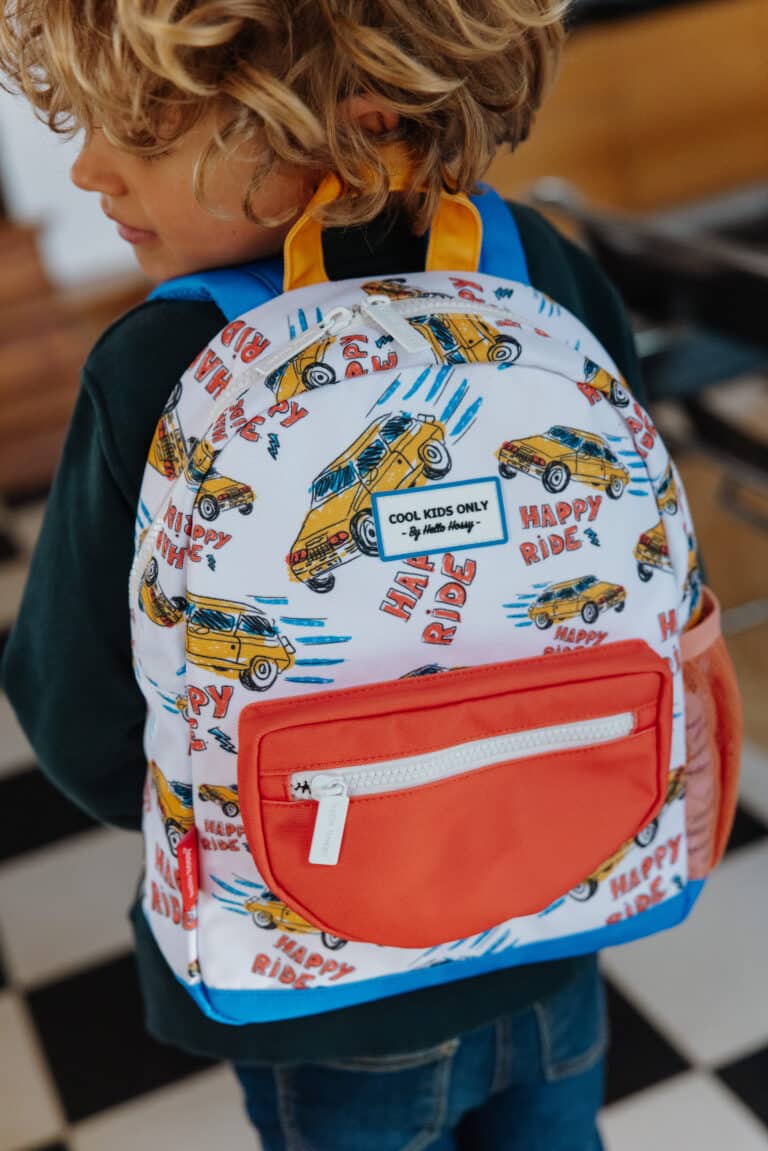 Le sac à dos enfant Happy Ride Hello Hossy ambiance porté