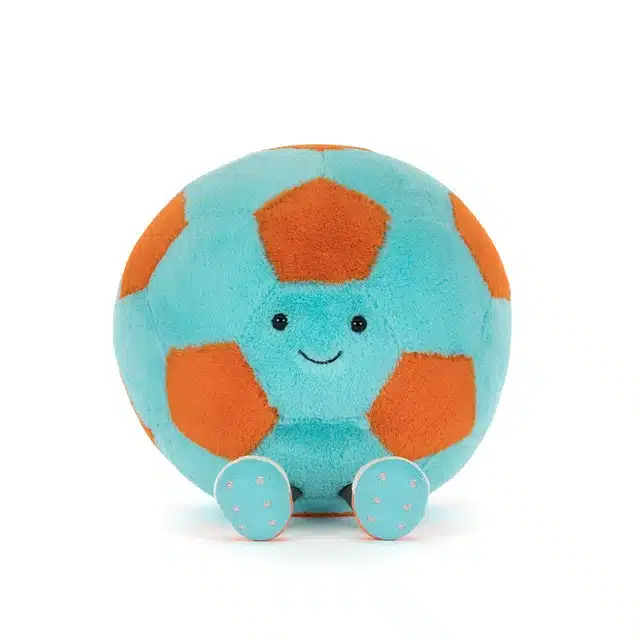 Amuseables Football de Jellycat vue de face fond blanc