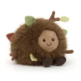 Amuseables Mulshi Woodland Floor - Jellycat, vue de biais sur fond blanc