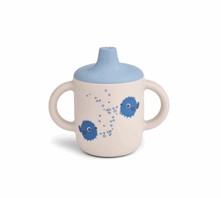 Tasse en silicone avec tétine poisson globe liewood fond blanc
