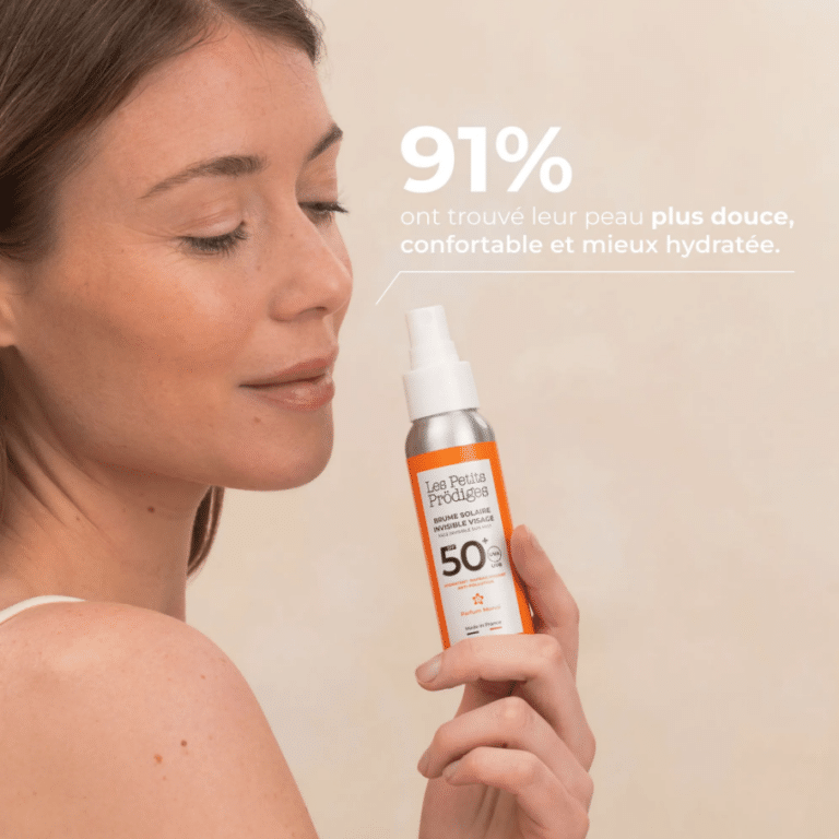 la Brume Solaire Invisible SPF50+ Les Petits Prodiges ecriture rendu sur peau