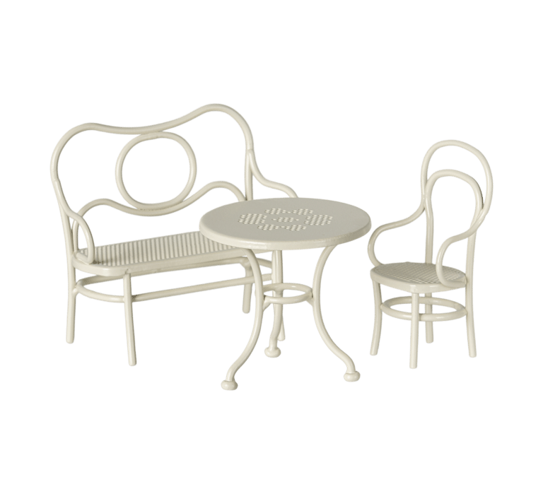 Ensemble table, banc et chaise - Blanc cassé - Maileg, vue sur fond blanc