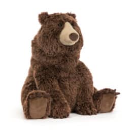 Bizzlestomp Bear -Jellycat, vue de biais sur fond blanc