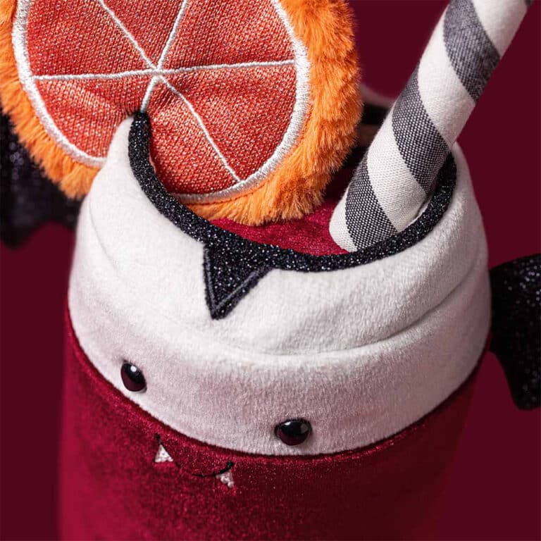 Amuseables Vampop Drink - Jellycat, vue détaillée avec zoom sur fond coloré